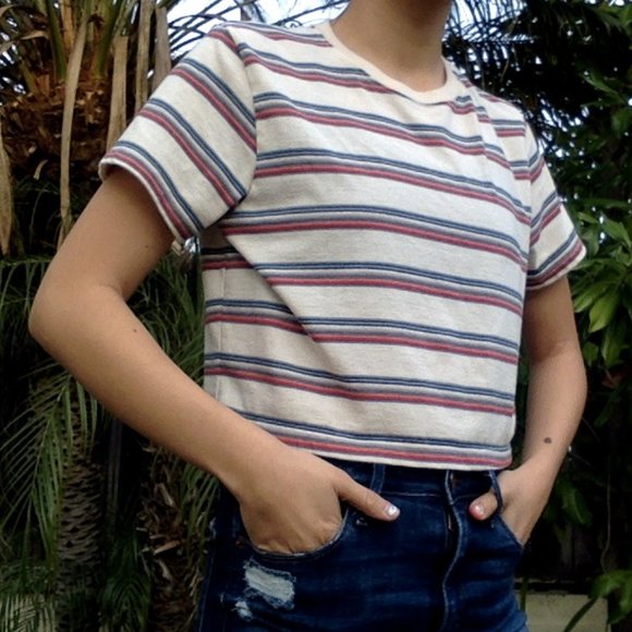 Urban Outfitters Crop Top Shirt - Picture 3 of 7